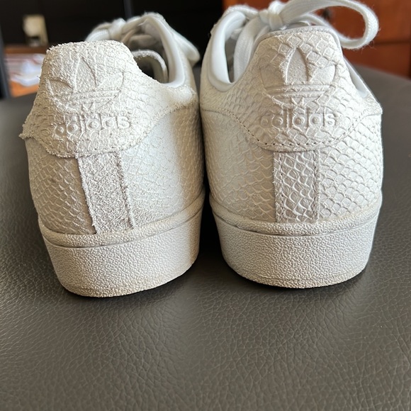 Adidas superstar sneakers, 10.5, light gray snakeskin texture - Picture 3 of 6